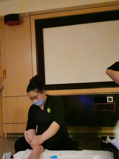 与伙伴去成都高端足疗休闲体验，手法娴熟！服务热情！聊天很