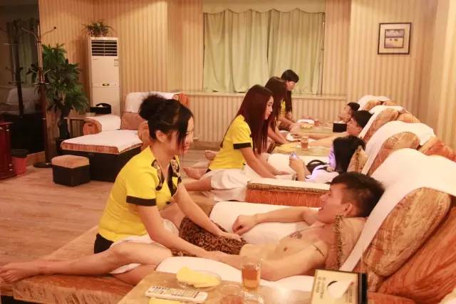 周末我在广州特色足疗养生会所，让整个身体都放松下来