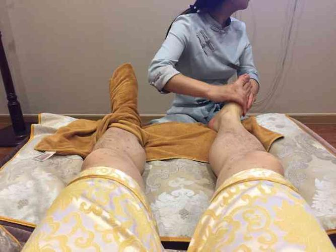 我昨天去了重庆男士休闲会所门店，技师手法很好，按完全身很放松