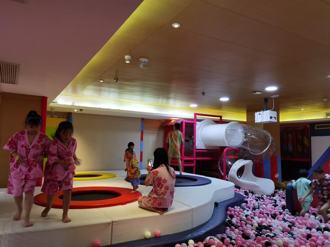 重庆渝中区奢华桑拿会所店，舒适的spa体验让您享受慢生活！