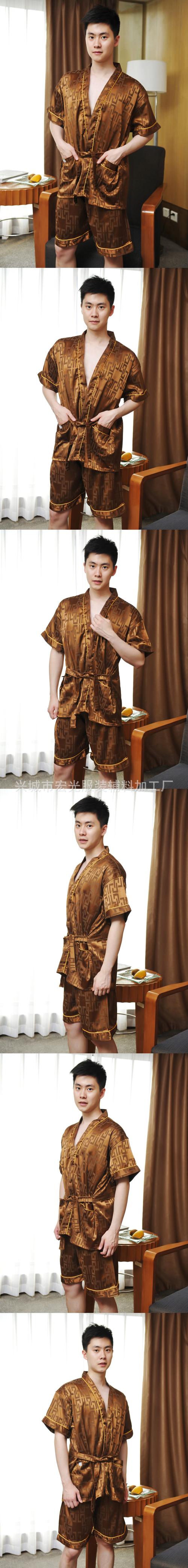 桑拿男士，桑拿男不知是汗还是泪