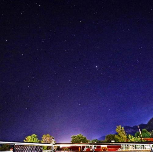 夜空商务会所，夜空网络科技有限
？