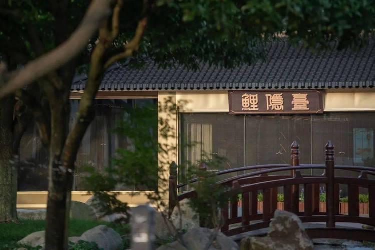 附近水韵三湘保健会所，三湘四水电话！