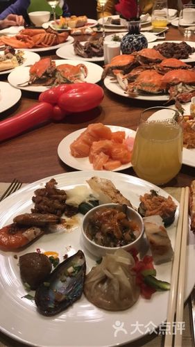 小白楼附近洗浴，小白楼附近自助餐！